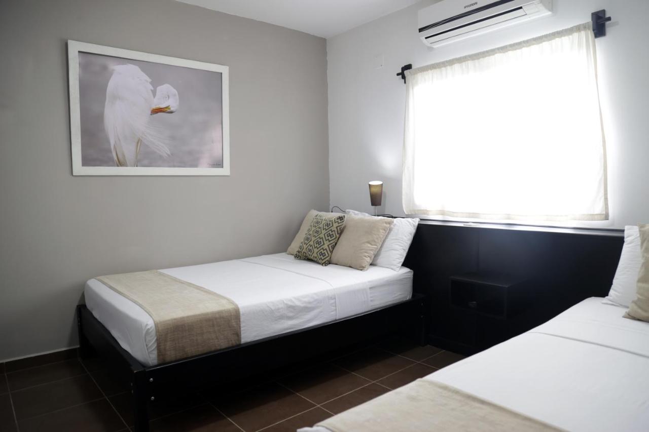 Hotel-Restaurante Ancora Puerto López 外观 照片